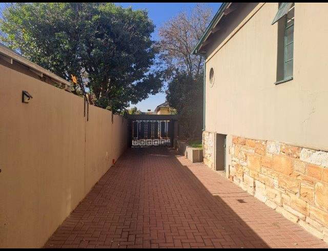 3 BEDROOM HOUSE FOR SALE IN KENSINGTON